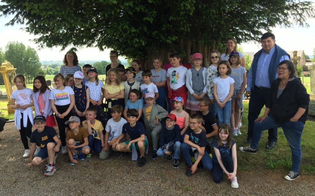 Les CE2 et CM1 de l’école Notre Dame de Trévières à Saint Marcouf